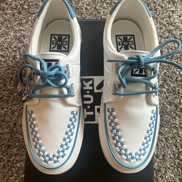 White TUKskin™ Red & Blue Trim Interlace - Picture 1 of 5